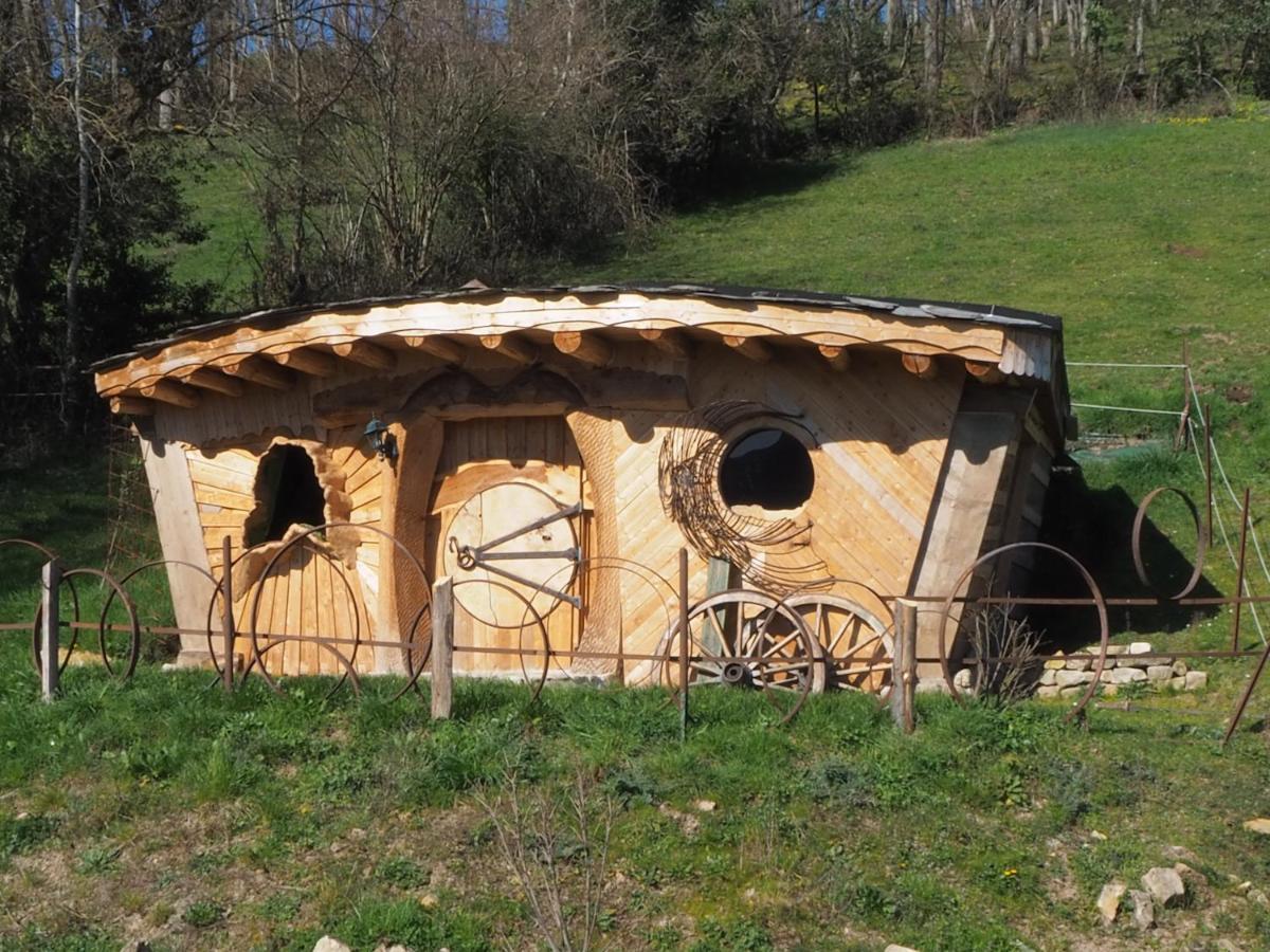 Village.Insolite Montagny-sur-Grosne Екстер'єр фото
