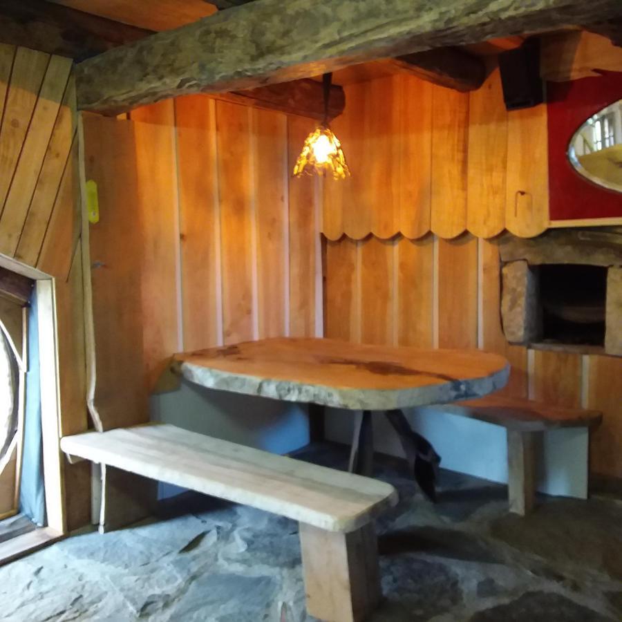 Village.Insolite Montagny-sur-Grosne Екстер'єр фото
